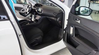Peugeot 308 2016-thumb-6