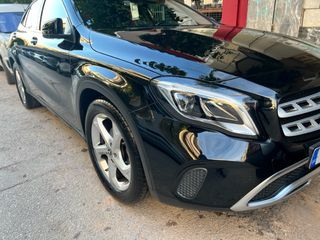 Mercedes-Benz GLA 200 '19