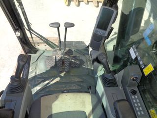 Εκσκαφέας Με Ερπύστριες CAT 2017 352F-thumb-33