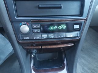 Nissan Maxima 2000-thumb-18