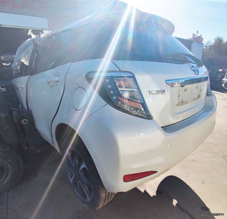 Τoyota Yaris Ηybrid '15- Πωλειται κομματι κομματι.
