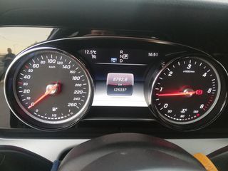 Mercedes-Benz E 220 2020 d Avantgarde 9G-TRONIC-thumb-16