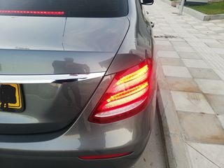 Mercedes-Benz E 220 2020 d Avantgarde 9G-TRONIC-thumb-28