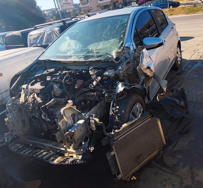 Τoyota Yaris Diesel '10-'12 100.000 Χιλιομετρα. Πωλειται κομματι κομματι.