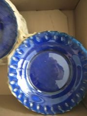 Διάφορα υαλικά πωλούνται εκατοντάδες τεμάχια