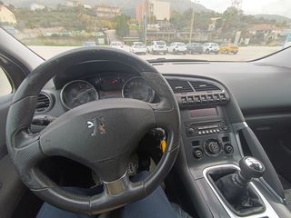 Peugeot 3008 2010-thumb-12