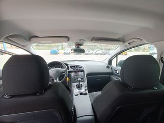 Peugeot 3008 2010-thumb-17