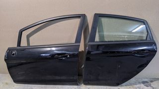 Πόρτες οδηγού με ηλεκτρικό γρύλο και πίσω αριστερή με μηχανικό γρύλο από Ford Fiesta 2009-2016