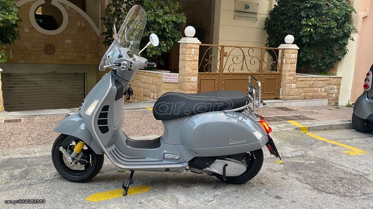 Piaggio Vespa GTS 300 '21 Supertech 