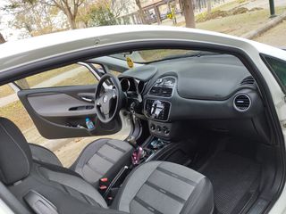 Fiat Punto Evo 2011-thumb-12