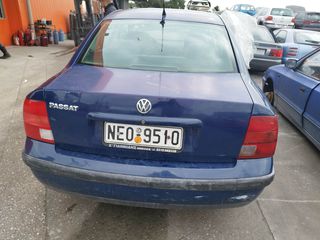 VOLKSWAGEN PASSAT 2000-thumb-1