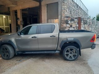 Toyota Hilux 2021-thumb-1