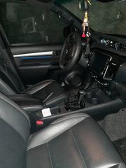Toyota Hilux 2021-thumb-3