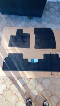 Πατάκια 7θεσιου Toyota proace city  1 set μοκετα (αποτελειται απο 4 κομματια)  