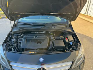 Mercedes-Benz B 180 2013 d-thumb-8