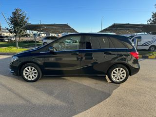 Mercedes-Benz B 180 2013 d-thumb-2