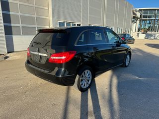 Mercedes-Benz B 180 2013 d-thumb-5