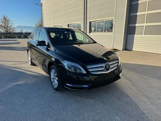 Mercedes-Benz B 180 2013 d-thumb-7