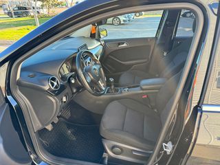Mercedes-Benz B 180 2013 d-thumb-9