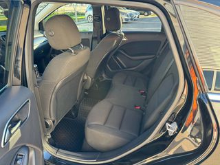Mercedes-Benz B 180 2013 d-thumb-10