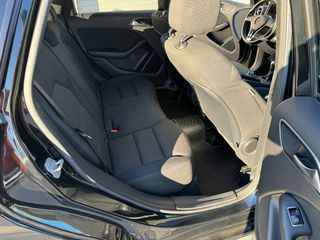 Mercedes-Benz B 180 2013 d-thumb-12