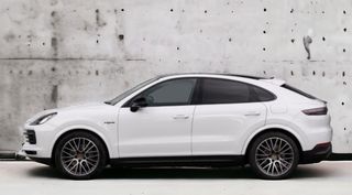 Porsche Cayenne 2022 COUPE HYBRID 462HP-thumb-1