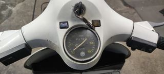 Piaggio Vespa 1979 PX 200-thumb-1