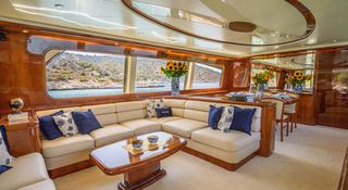 Falcon 2006 86 Flybridge / Refitted 2021-thumb-7