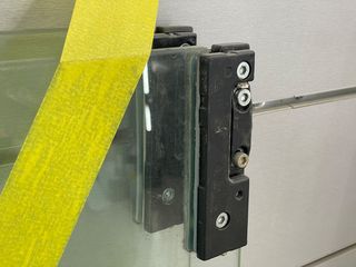 Διπλή πόρτα γυάλινη σε άριστη κατάσταση -thumb-9