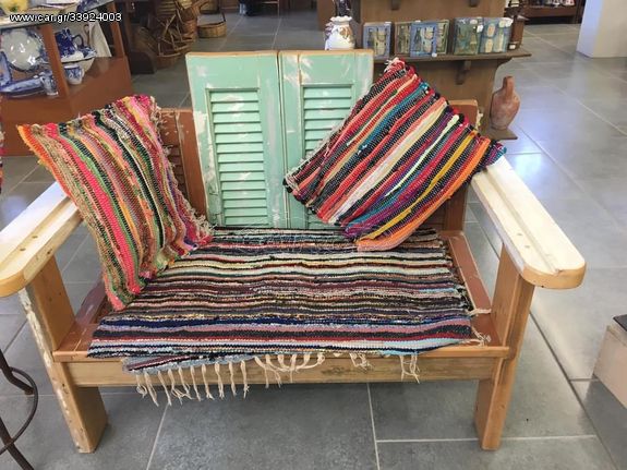 Καναπεδάκι από παλιά παραθυρόφυλλα μπατζούρια