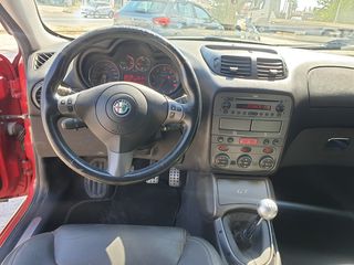 Alfa Romeo GT 2009 VELOCE-thumb-21