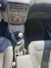 Alfa Romeo GT 2009 VELOCE-thumb-22