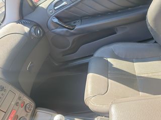 Alfa Romeo GT 2009 VELOCE-thumb-23