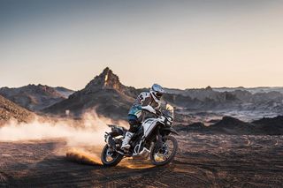 CFmoto 450 MT 2026 ΕΤΟΙΜΟΠΑΡΑΔΟΤΟ-thumb-6