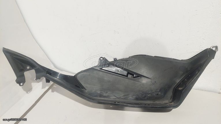Δεξιό πάτωμα από HONDA PCX125/150 (64311-K97-T00)