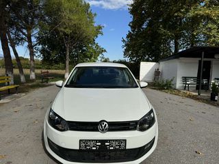 Volkswagen Polo 2016-thumb-1