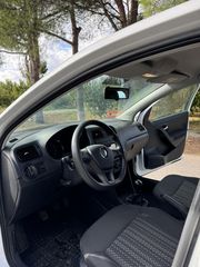Volkswagen Polo 2016-thumb-8