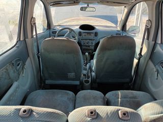 Toyota Verso 2002-thumb-4
