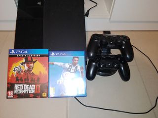 Ps4 500GB+2χειριστηρια+βάση φόρτισης+2παιχνιδια