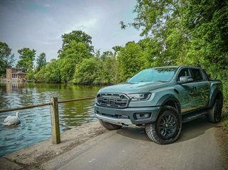 Σέτ γρίλιας για Ford Ranger Raptor (2018+) – Linear 24 Elite 18000 Lumens Lazerlamps