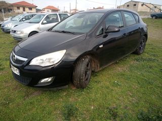 Opel Astra 2011-thumb-1