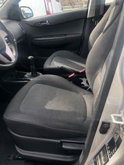 Hyundai i 20 2012-thumb-10
