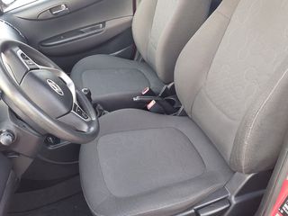 Hyundai i 20 2012-thumb-12