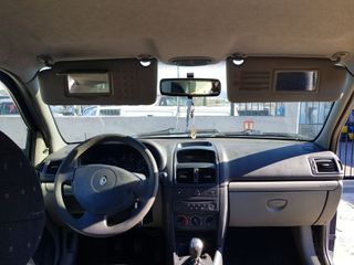 Ντουλαπάκι Renault Clio '03 Προσφορά