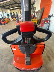 Toyota 2017 SWE 080L KLB2633-thumb-4