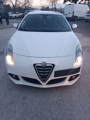 Alfa Romeo Giulietta 2011-thumb-2