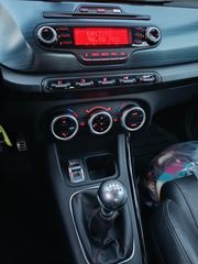 Alfa Romeo Giulietta 2011-thumb-18