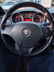 Alfa Romeo Giulietta 2011-thumb-19