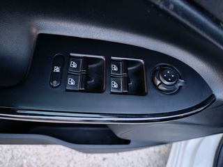 Alfa Romeo Giulietta 2011-thumb-22