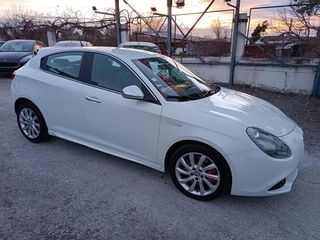 Alfa Romeo Giulietta 2011-thumb-5